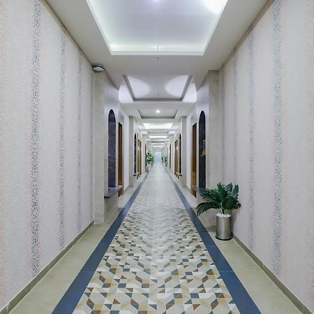 Oyo Hotel Fountain Surat Exterior photo